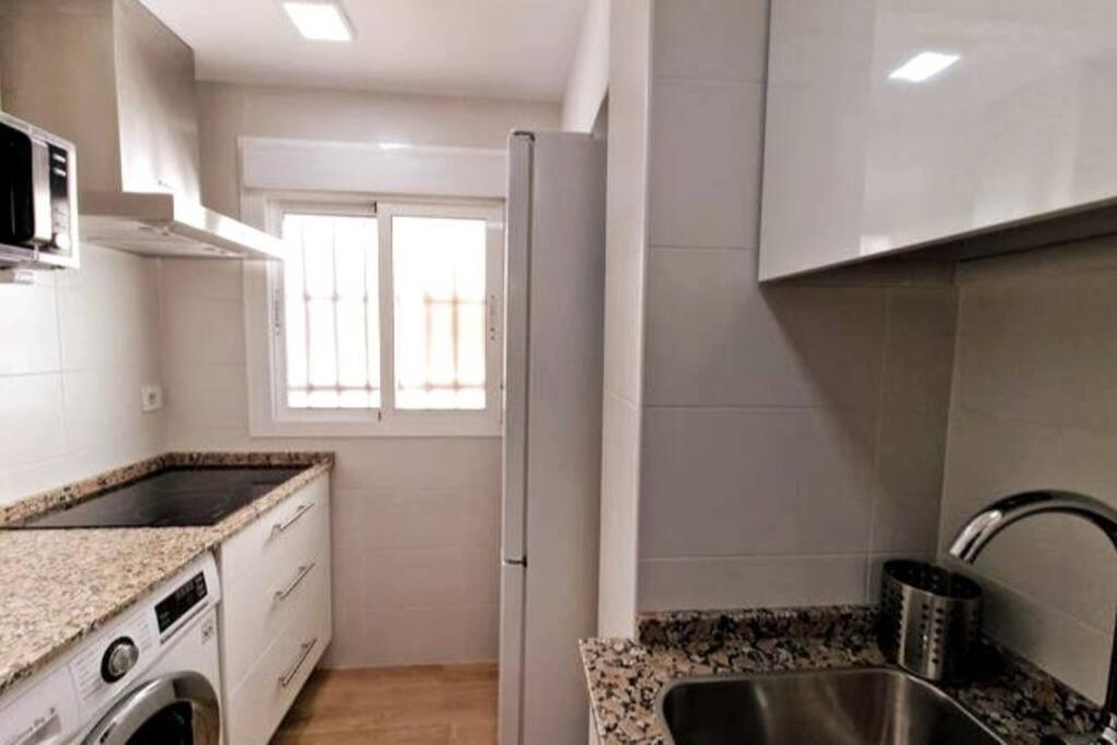 Moderno Apartamento Sevilla Zona Nervion. Wifi/Ac Exterior photo
