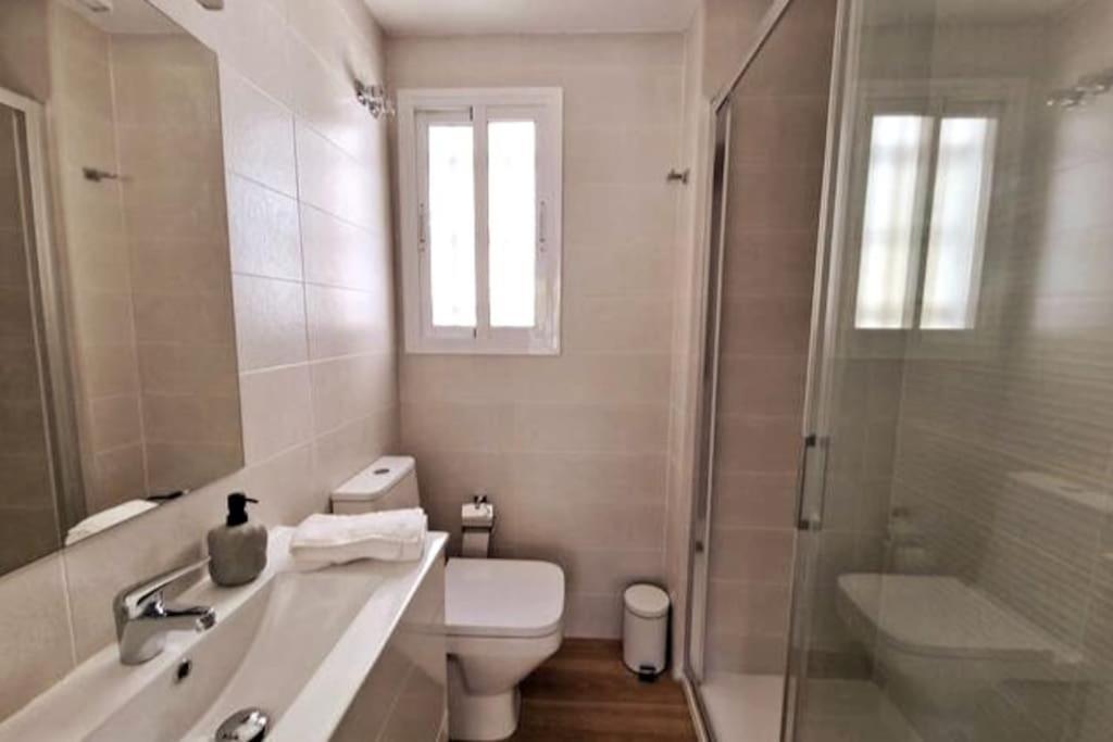 Moderno Apartamento Sevilla Zona Nervion. Wifi/Ac Exterior photo